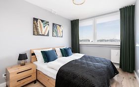 Stylish Apartment Near Wroclavia For 4 Guests By Noclegi Renters