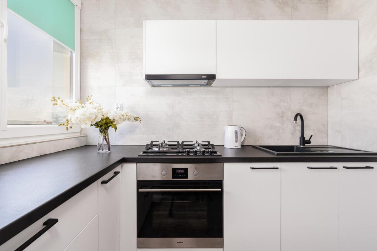 Stylish Apartment Near Wroclavia For 4 Guests By Noclegi Renters Wrocław Zewnętrze zdjęcie
