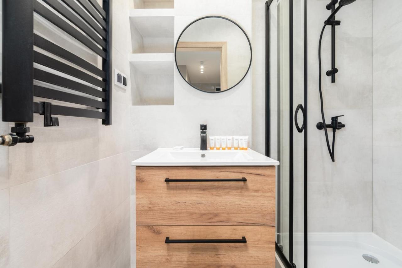 Stylish Apartment Near Wroclavia For 4 Guests By Noclegi Renters Wrocław Zewnętrze zdjęcie