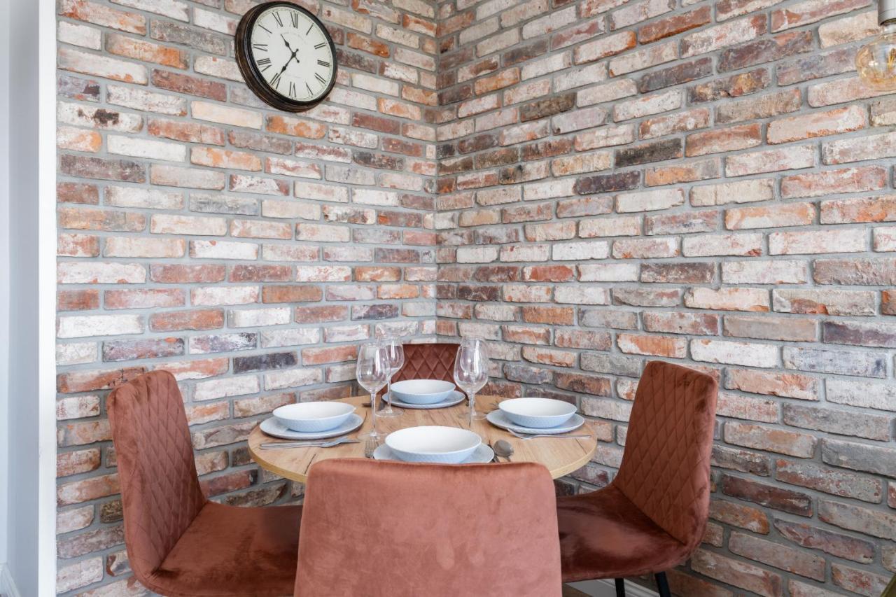 Stylish Apartment Near Wroclavia For 4 Guests By Noclegi Renters Wrocław Zewnętrze zdjęcie